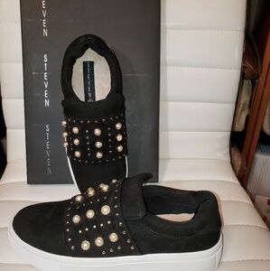 💛Black suede jeweled sneakers